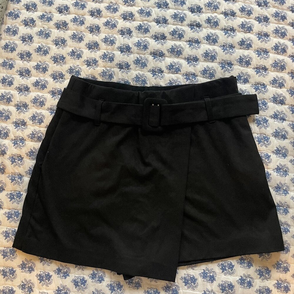 Zara Black Buckle Faux Suede Mini Skort